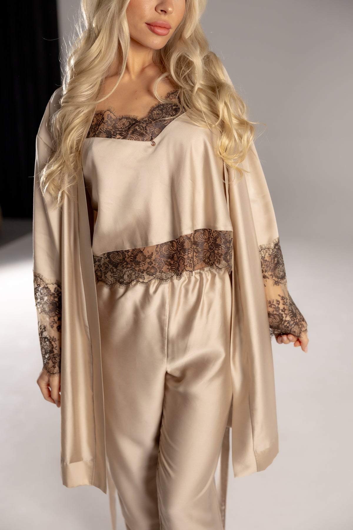 Naktsveļas komplekts:   LATTE & ALMOND kimono with long pajama