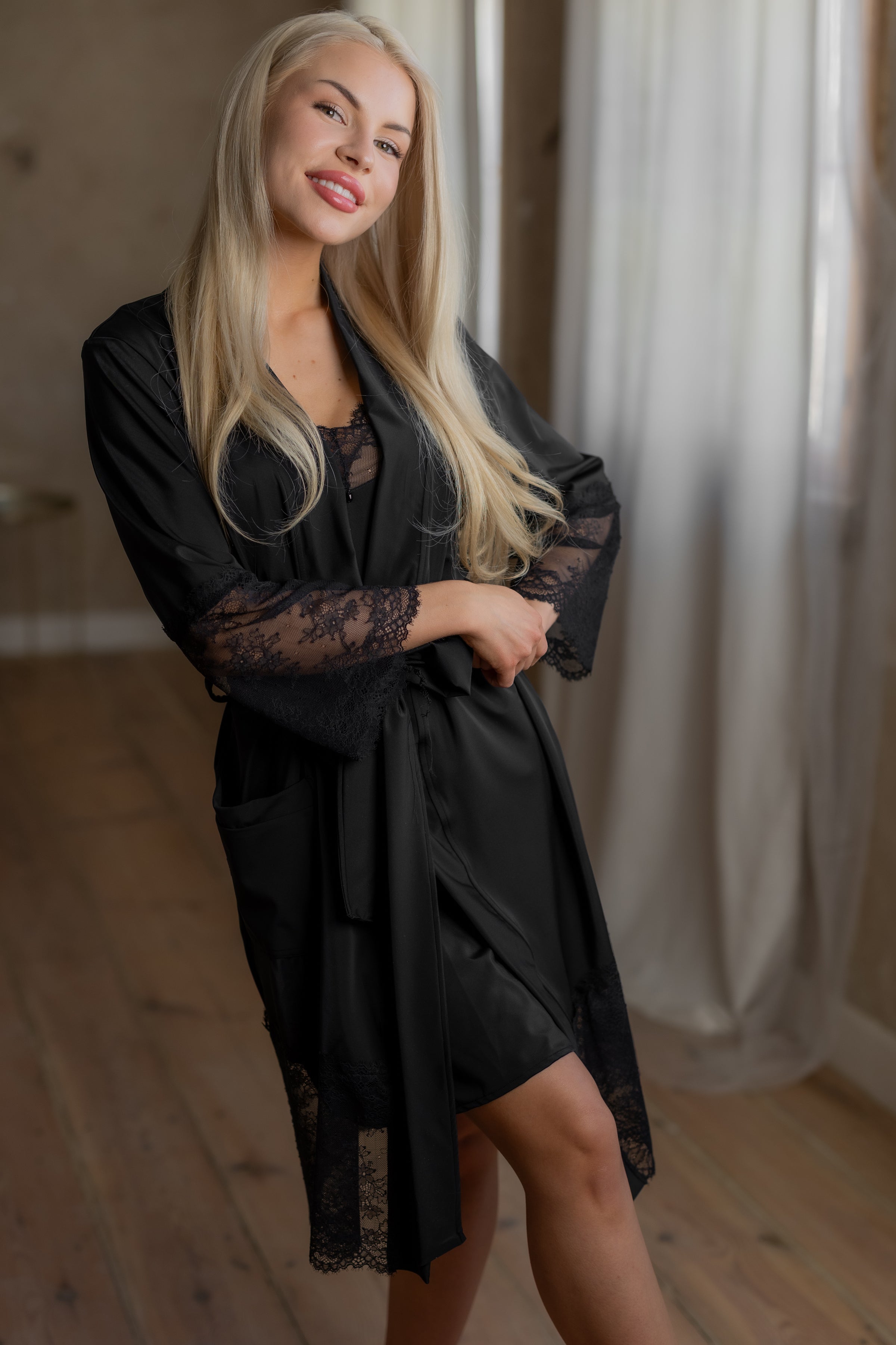 Sieviešu halāts:: BLACK & BLACK
