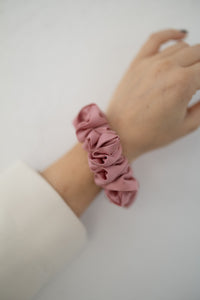 Scrunchie (apjomīga matu gumija)