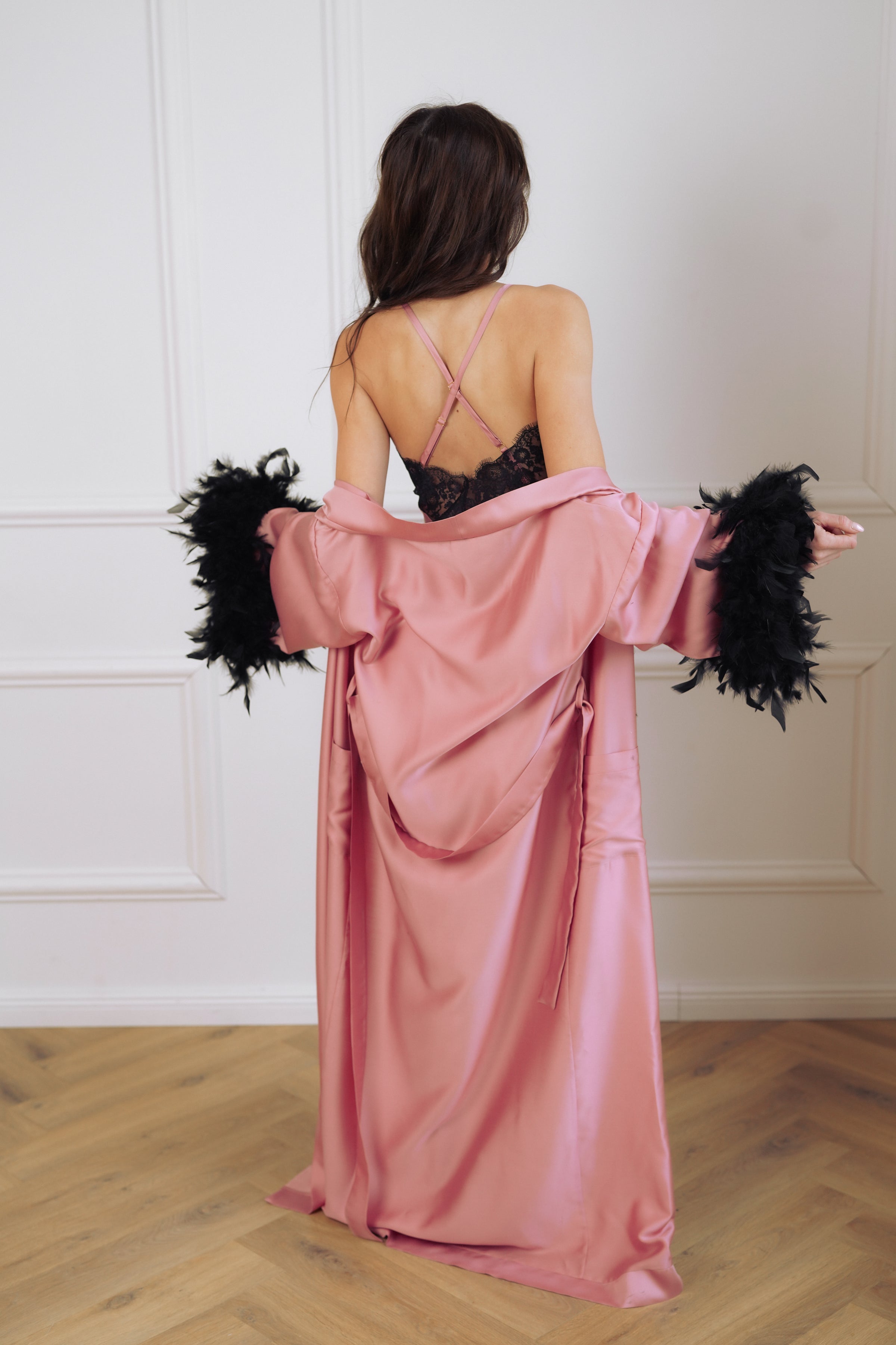 Naktsveļas komplekts: HEART pink with black feathers (long)