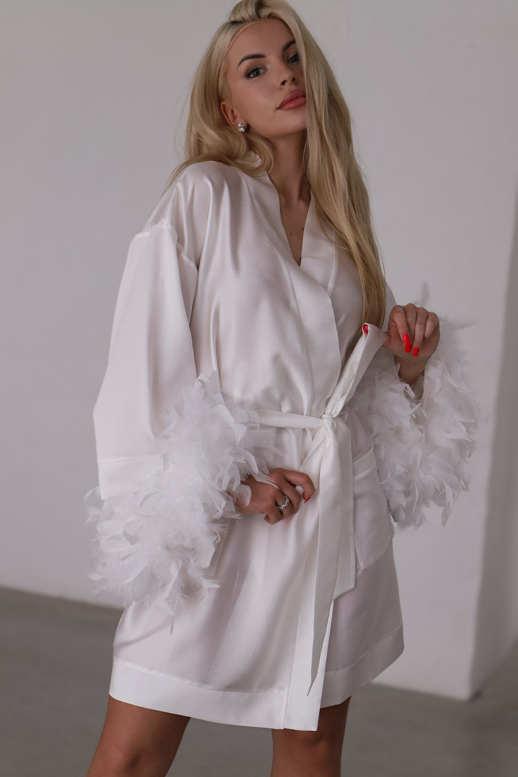 Women's robe: WHITE Kimono with feathers – ZIGZAG FACTORY