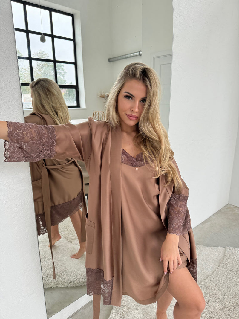 Nightwear robe set: BROWN & BROWN 2