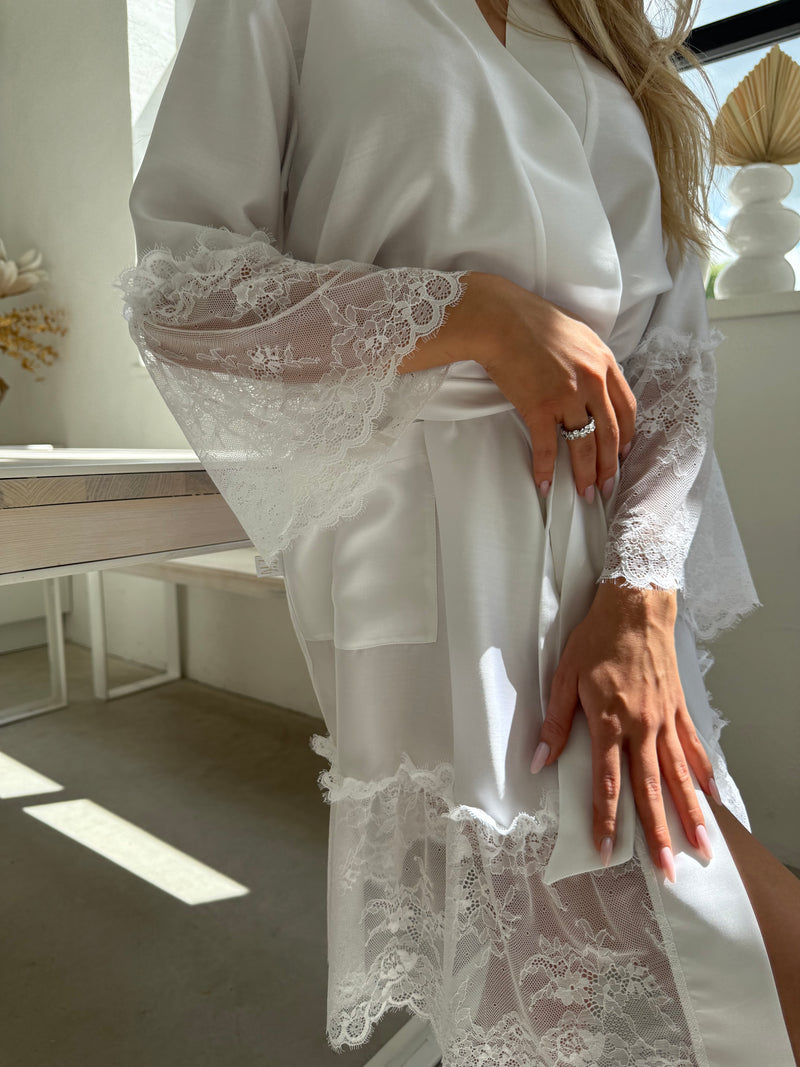 Sieviešu halāts: WHITE & WHITE Roll