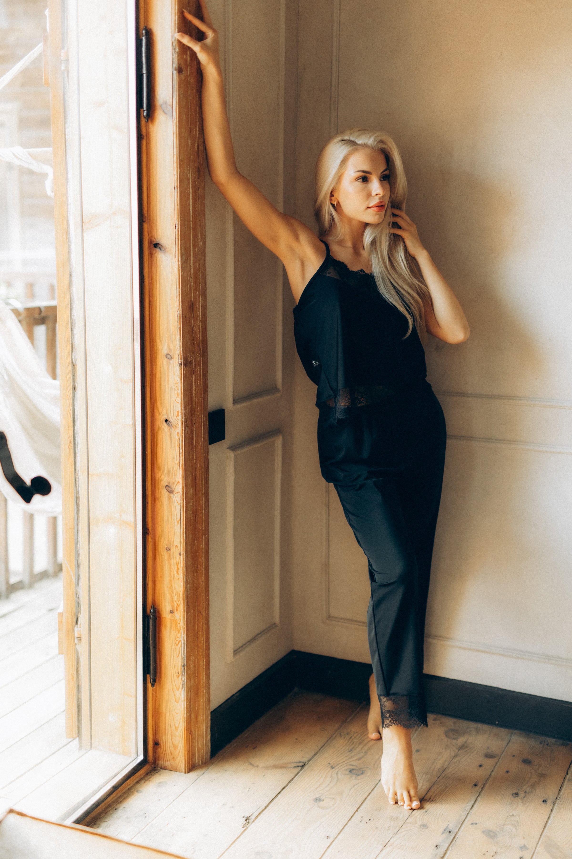 Sieviešu garās pidžamas komplekts: BLACK & BLACK Lace-viscose